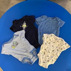 4/$20Set of 4 “Space” themed tshirt onesies